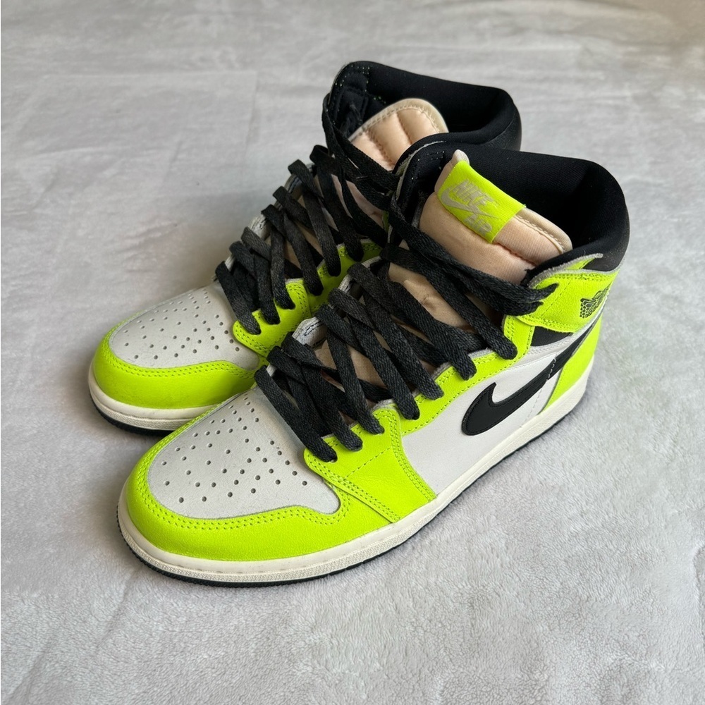 Nike Air Jordan 1 Voltage​​​